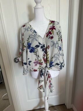 Floral Tie-Front V-Neck Blouse - Sz M or L
